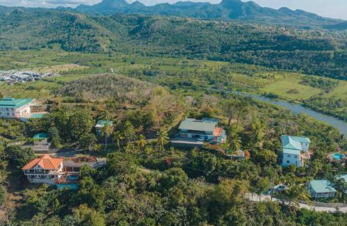 Marigot Bay House | Idyllic Mountain Top Villa with Pet-Friendly Comforts