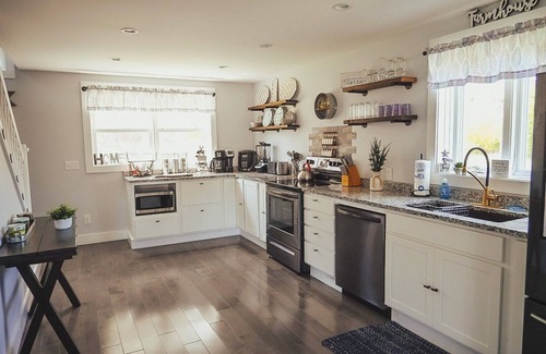 Hall Quarry House | Elevated Mountain Views with Spa & Pet-Friendly Amenities
