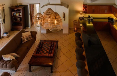 Hoedspruit Villa | Unforgettable Mountain Views with Solar Power & Amenities