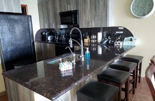 Puerto Penasco Condo | Oceanfront Condo Retreat with Pool & Bunkroom for 7 Guests