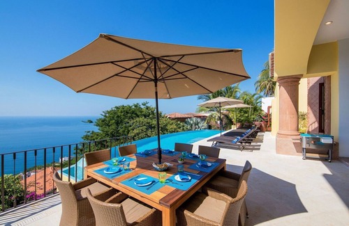 Conchas Chinas Villa | Stunning Ocean View Hillside Villa with Premier Amenities