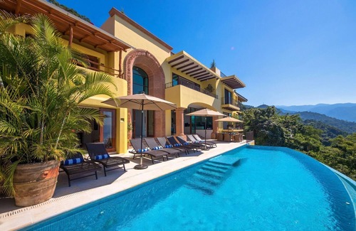 Conchas Chinas Villa | Stunning Ocean View Hillside Villa with Premier Amenities
