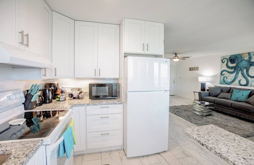Bolongo Bay Condo | Breathtaking Ocean View Condo Steps from Bolongo Beach