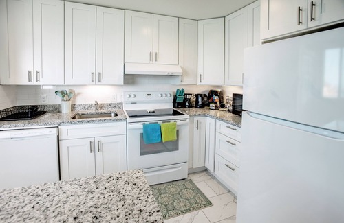 Bolongo Bay Condo | Breathtaking Ocean View Condo Steps from Bolongo Beach