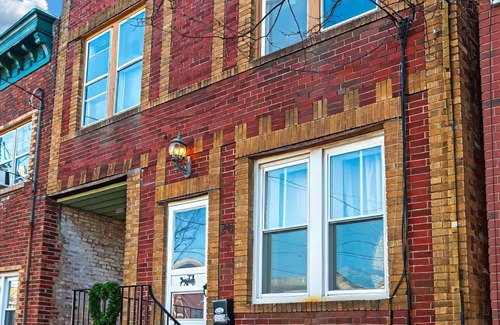 Ampere Apartment | Convenient Stay Just Steps from NYC Train Station