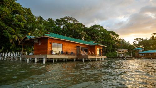Isla Bastimentos House | Amazing Overwater Villa in Bastimentos