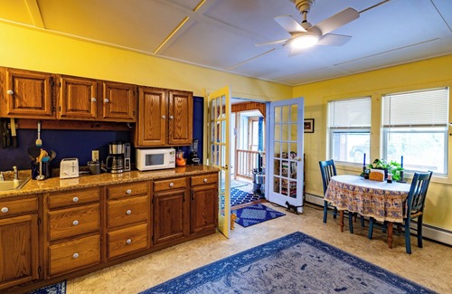 Shelburne Falls Bed & Breakfast | Inviting Country Haven for People and Pets - Rated 9.8/10