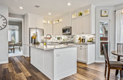 Rowlett House | Inviting Pool Home Perfect for Family Getaways by the Lake