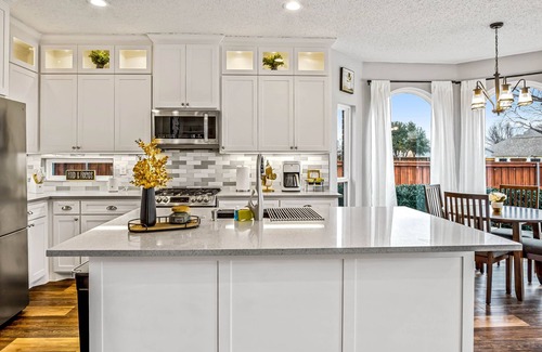 Rowlett House | Inviting Pool Home Perfect for Family Getaways by the Lake
