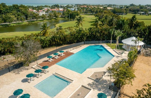 Munoz Apartment | Top-Rated 1 BR Property at Green One with Pool Access
