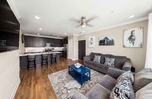 The Nations House | Unbeatable Rates for Weekday Stays Near Nashville Fun!