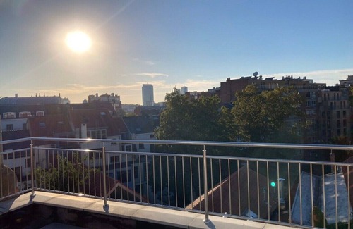 Wijk van de Squares Apartment | Inviting Rooftop Apartment in Brussels - Fantasy Land Retreat