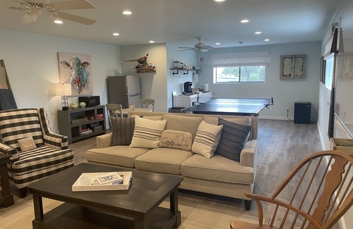 Round Top House | Unforgettable Round Top Retreat with Private Pool & Breakfast
