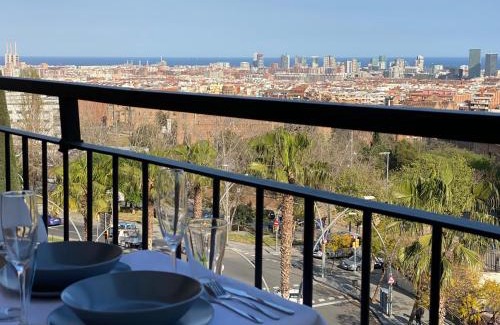 El Baix Guinardo Apartment | Enjoy Breathtaking Views from Our Cozy Apartment Retreat