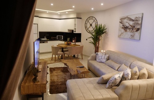 Mahmutlar Apartment | Panoramic Sea View Suite on 8th Floor with Pool Access