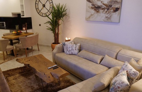 Mahmutlar Apartment | Panoramic Sea View Suite on 8th Floor with Pool Access