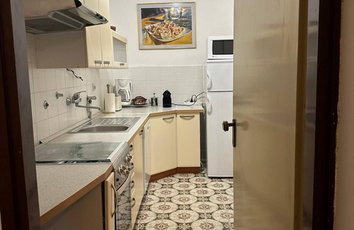 Pjescana Uvala Apartment | Josie’s Apartment: Oceanfront Views & Steps to the Beach