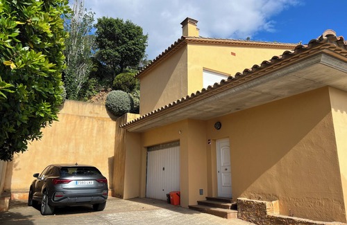 Sa Riera House | Seaside Retreat with Private Pool & Free Wifi - Rated 10/10