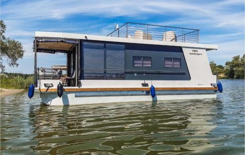 Havelsee Boat Rental | Cozy Oceanfront Getaway: 1 Bedroom Nice Ship in Havelsee