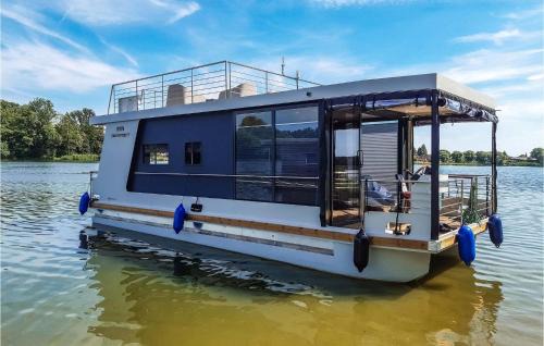 Havelsee Boat Rental | Cozy Oceanfront Getaway: 1 Bedroom Nice Ship in Havelsee