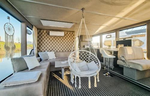 Ophoven Boat Rental | Inviting Ship In Ophoven With Kitchen and Child-Friendly Amenities