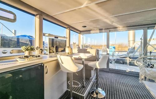 Ophoven Boat Rental | Inviting Ship In Ophoven With Kitchen and Child-Friendly Amenities