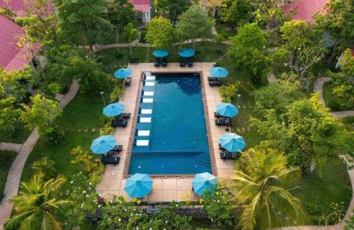Siem Reap Hotel | Delightful Stay at Amazing Smile Angkor Resort with Pool