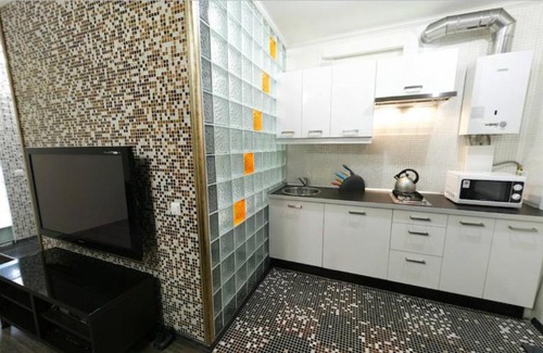 Nizhniy Novgorod City Centre Apartment | Pet-Friendly Studio with Hot Tub & 9/10 Guest Rating