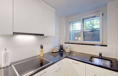 District 6 Apartment | Amazing studio the city center, very sunny (Sun 4)