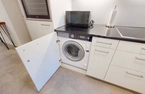 District 6 Apartment | Amazing studio the city center, very sunny (Sun 4)