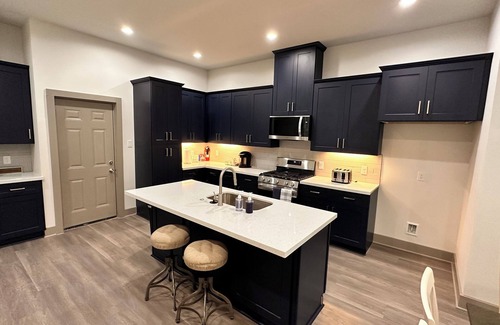 Spring Branch West House | Amazing Stylish 2 Story New Build Near I-10 & City Center - Specious Kitchen