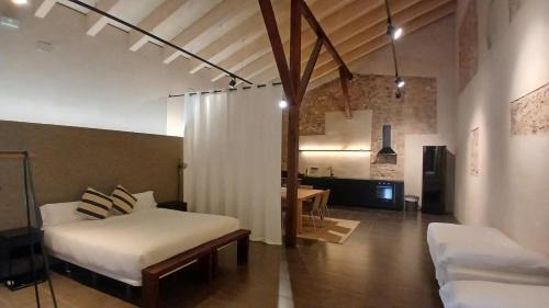 Paterna Apartment | Inviting Suite Near the Fair for Family Getaways