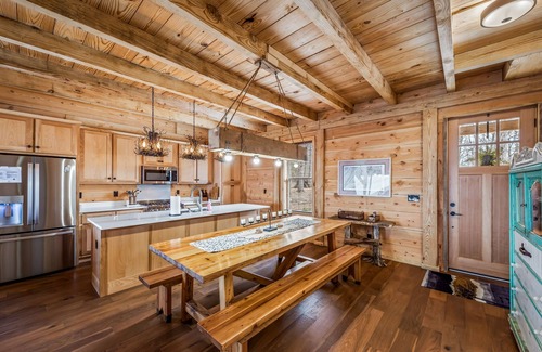 Rising Fawn Cabin | Scenic Mountain Views & Pet-Friendly Cabin Retreat