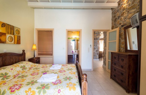 Livadia Villa | Unforgettable Sunset Views with Private Pool Near Elafonissi