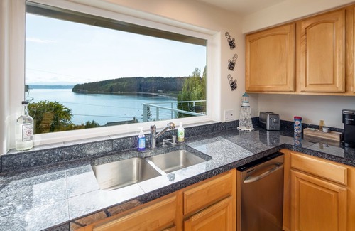Camano Island House | Unforgettable Oceanfront Views with Fire Pits & Games