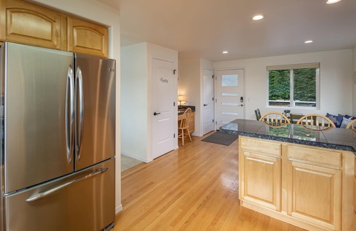 Camano Island House | Unforgettable Oceanfront Views with Fire Pits & Games