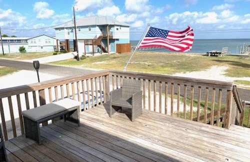 Rockport House | Experience Breathtaking Bay Views at The Villa at Copano Cove