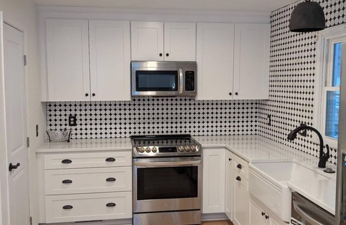 Hague House | Experience Jackson Creek Waterfront Home with Pet-Friendly Perks