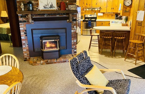 Oak Harbor House | Experience Breathtaking Sunsets and Beachfront Bliss