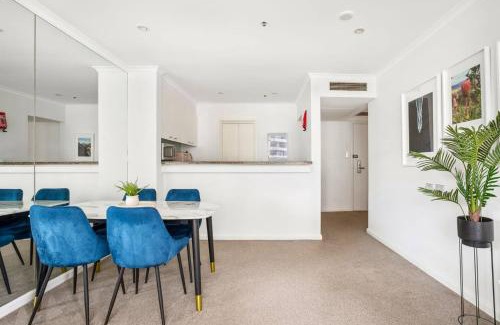 The Rocks Apartment | Amazing Sydney Apartment with Pool, Gym and Sauna