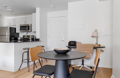 Cardozo Apartment | Inviting U Street 1BR with Gym, Near Metro & Nightlife