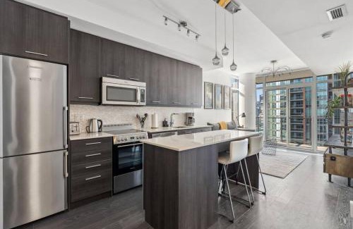 Old Town Apartment | Amazing View 2BR St Lawrence Market Condo, Downtown Toronto