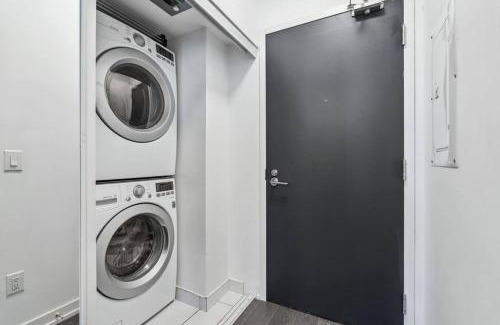 Old Town Apartment | Amazing View 2BR St Lawrence Market Condo, Downtown Toronto