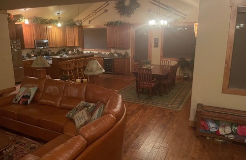Angler Mountain Ranch House | Scenic Mountain Retreat in a Private Neighborhood