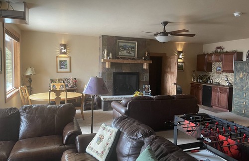 Angler Mountain Ranch House | Scenic Mountain Retreat in a Private Neighborhood