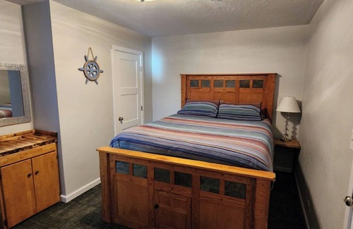 Valdez Bed & Breakfast | Unforgettable Ocean and Mountain Views in a Natural Oasis