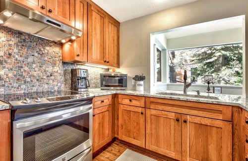 Truckee Condo | Unforgettable Views at Updated Tahoe Donner Cabin/Condo