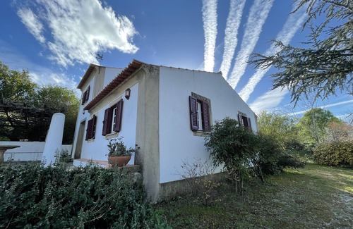 Castelo de Vide Villa | Enchanting Country House with Castle Views and Spa Amenities