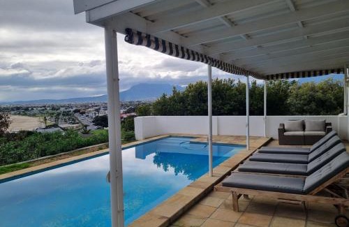 Gordons Bay Central Villa | Amazing View Villa, Sleeps 9
