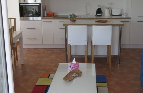 Topla Apartment | Stunning Views Apartment with Pool, 5 Min to Beach